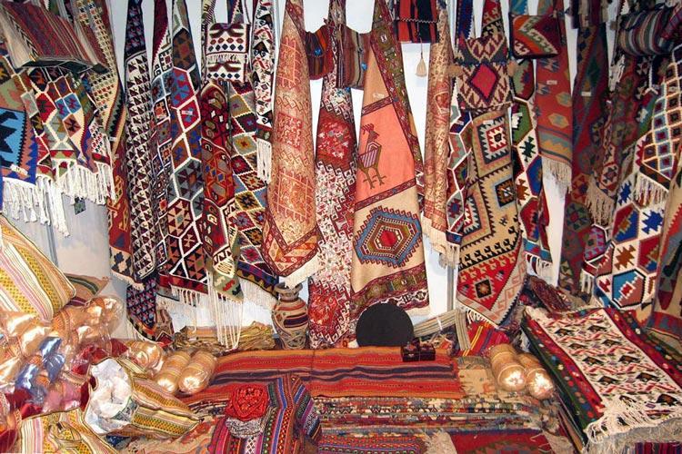 نمایشگاه صنایع دستی در مشهد برگزار می شود نمایشگاه صنایع دستی در مشهد برگزار می شود