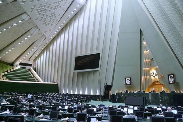 جزییات نشست عزیزی خادم و نمایندگان مجلس بر سر ماجرای از دست رفتن میزبانی خبرنگاران