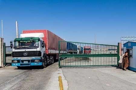 تردد کامیون های ترانزیتی در مرزهای افغانستان ، طالبان امنیت رانندگان را تضمین نموده است