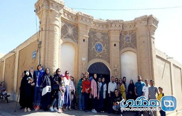 کارگاه آموزشی معرفی مفاخر و مشاهیر ویژه راهنمایان گردشگری کارگاه آموزشی معرفی مفاخر و مشاهیر ویژه راهنمایان گردشگری در آشتیان برگزار گردید