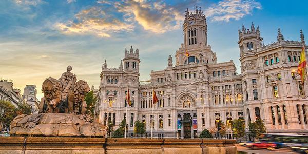 تفریحات شبانه مادرید؛ از خرید در Gran Via تا معبد Debod تفریحات شبانه مادرید؛ از خرید در Gran Via تا معبد Debod